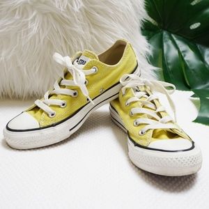 Converse All-Stars in Mustard